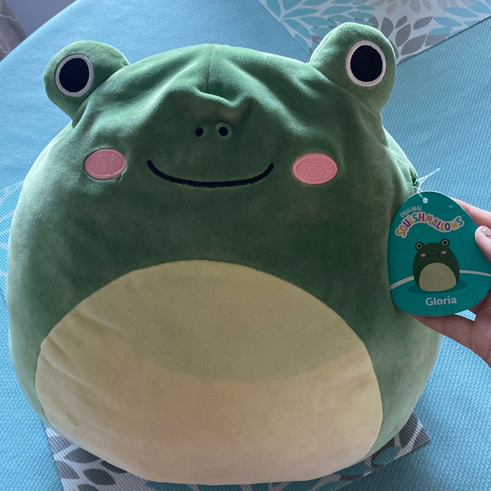 Medium Gloria Squish